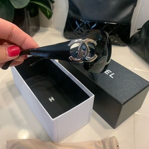 CHANEL sunglasses. Beautiful. New!